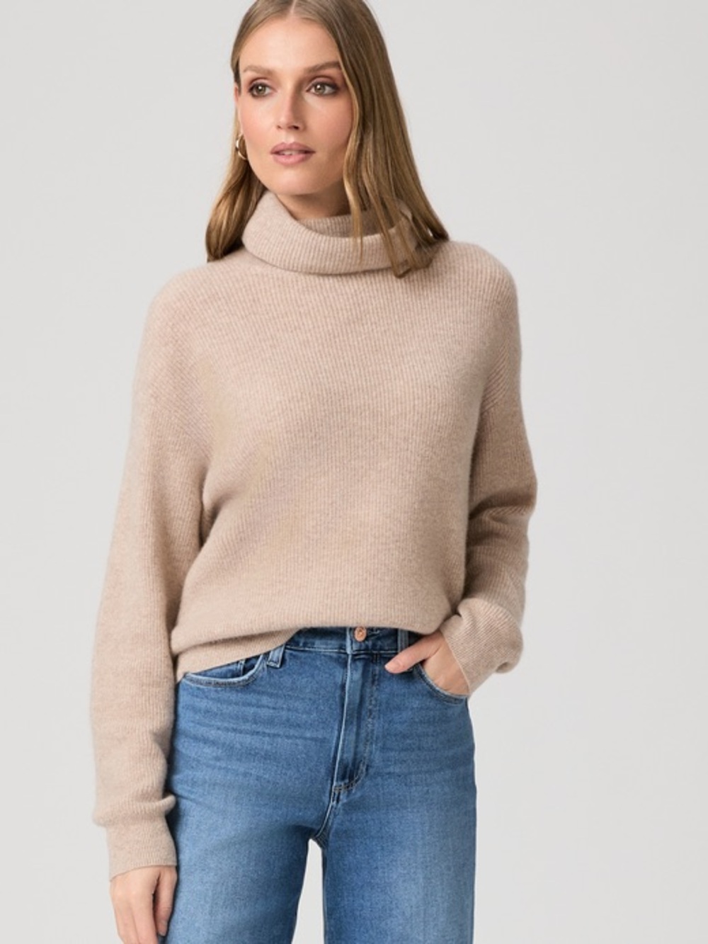 New lumiere Cozy Turtleneck Pullover Sweater in Light Beige tan light